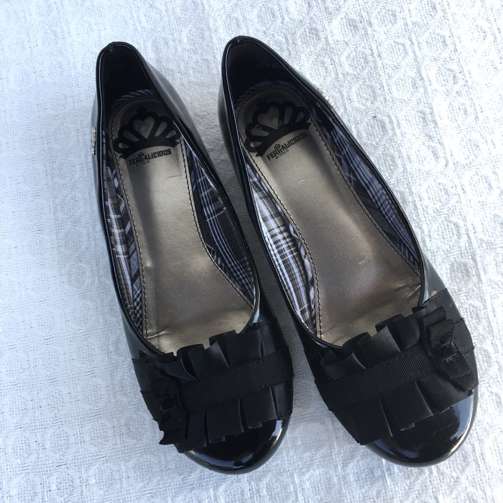FERGALICIOS BY FERGIE ALANA BLACK PATENT LEATHER SLIP ON BALLET FLATS - Picture 5 of 12